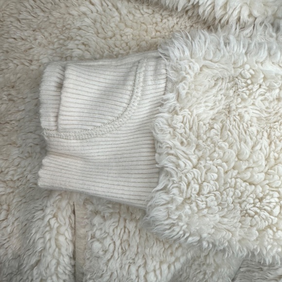 Athleta Girl So Snug Cream Sherpa Jacket Size 12 Large - Picture 4 of 6